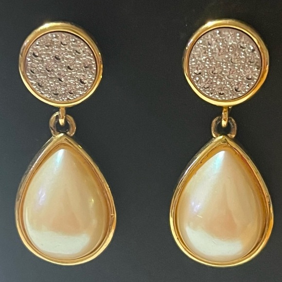 Monet Vintage Faux Pearl and Rhinestone Dangle Pierced Earrings Gold Tone, Rare - Picture 1 of 2
